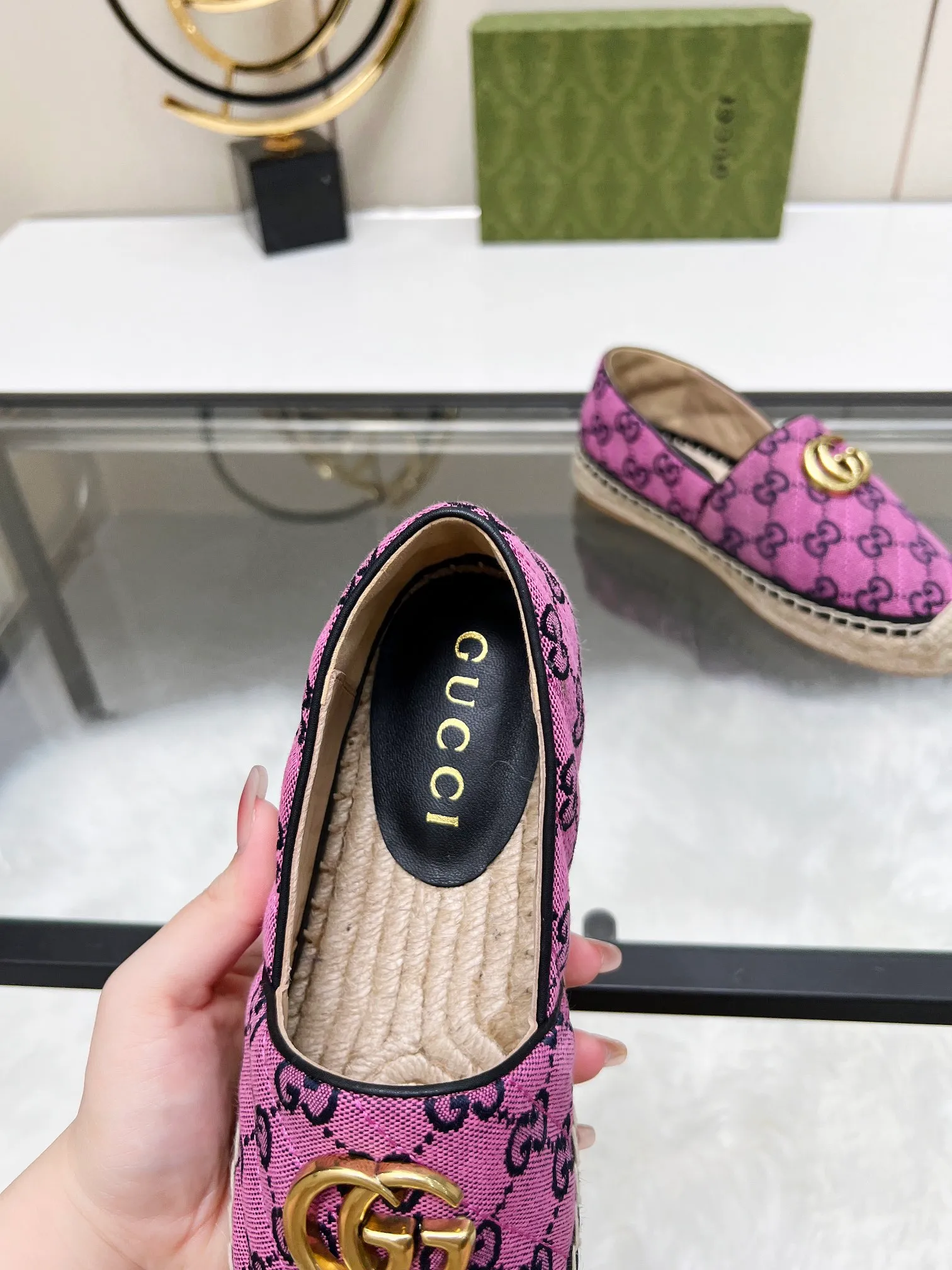 👟👟Ex-factory price 380👟👟 2024 new color early spring Gucci 🗽🗽Gucci classic logo logo canvas fisherman shoes, espadrilles made of double G imported fabric. The color of the brand's double G letter cross-woven pattern will be reinterpreted every season, and the charm of the collection elements will be interpreted through more fresh and eye-catching materials and designs. •Pink, dozens of colors, choose as you like, choose as you like •Women’s style •Number of sizes 35-42